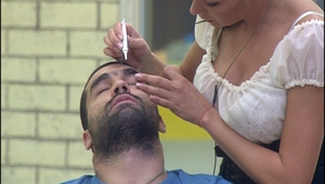 Златка слага капки на Багата