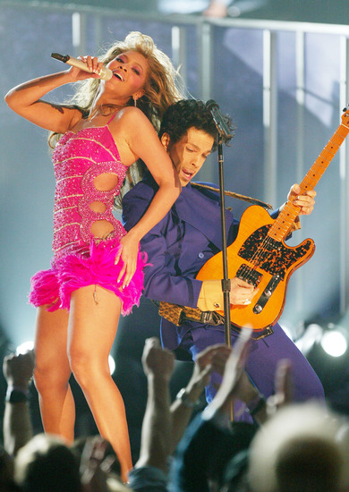 Бийонсе и Принс на наградите "Грами 2004"
