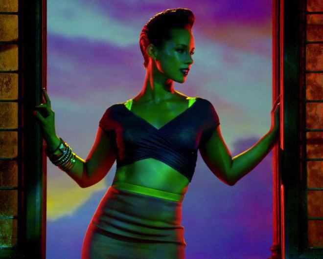 Alicia Keys - Girl On Fire 1