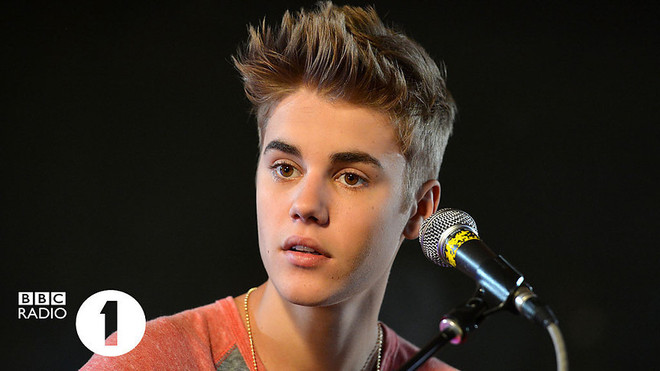 Justin Bieber - Boyfriend (BBC Radio 1)