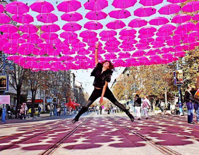 400 розови чадъра на "Витошка"