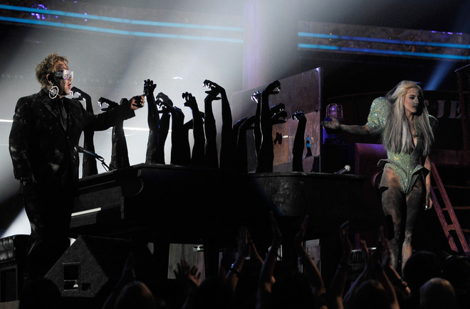 Лейди Гага и Елтън Джон на "Грами 2010"