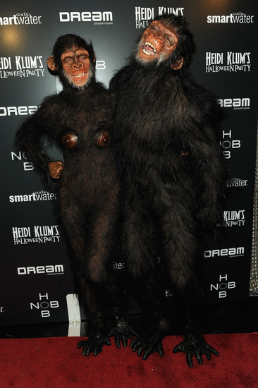 Хайди Клум и Сийл като маймуни, 2011 г.