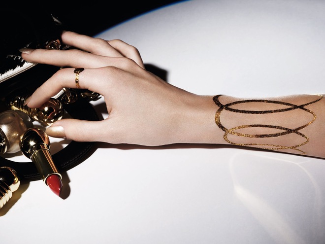 Златните временни татуси на Dior