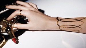 Златните временни татуси на Dior