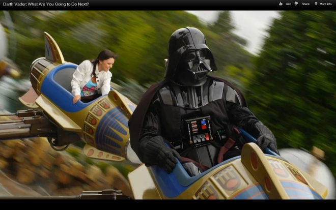 Дарт Вейдър се забавлява в Дисниленд