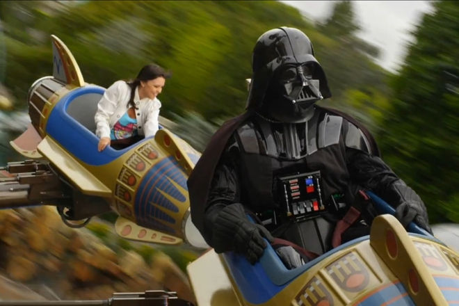 Dart veydar se zabavlyava v disnilend