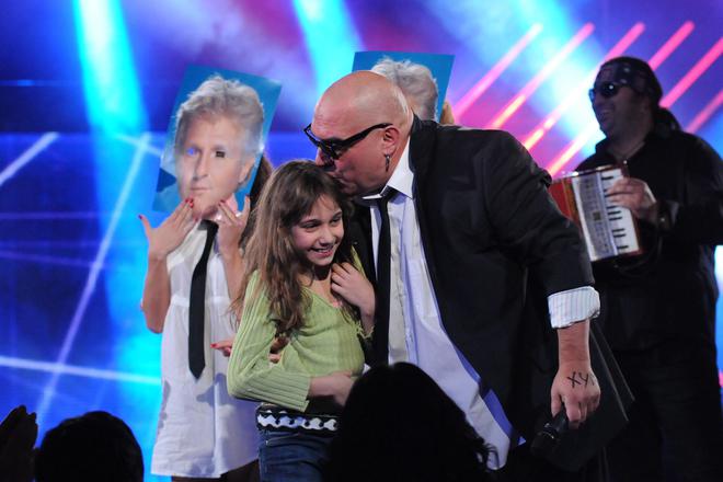 ВИП брадър 2012, финал: Фънки и дъщеричката му на сцената