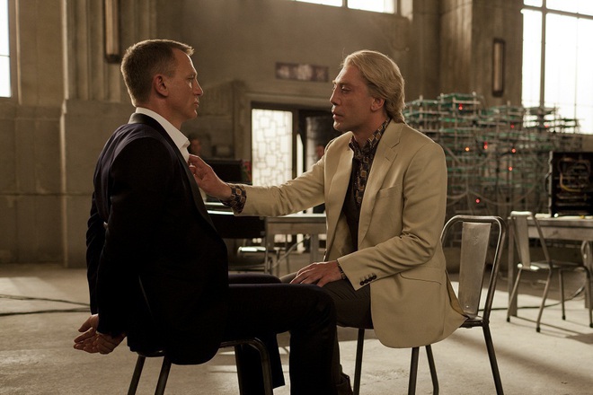 Даниел Крейг и Хавиер Бардем в "007 Координати: Скайфол"