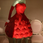 Валентино: Червена рокля на Дженифър Анистън