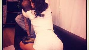 Риана и Крис Браун прегърнати