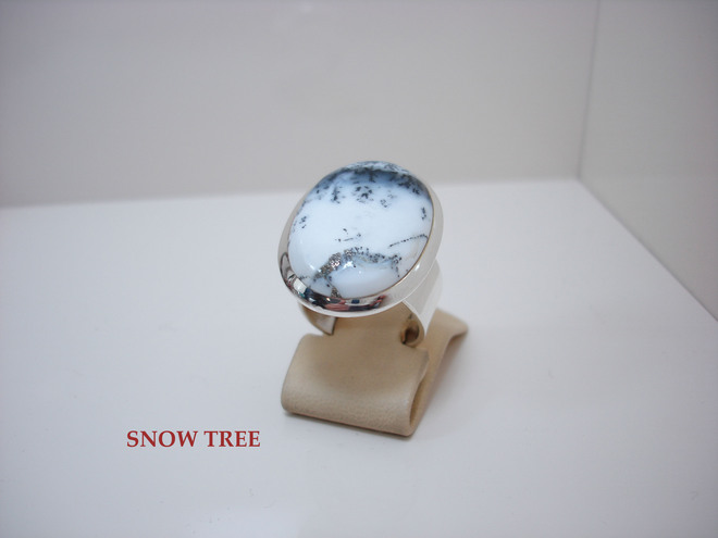 Пръстен с камък "снежно дърво"