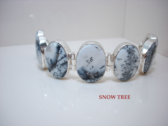 Гривна със "снежно дърво"