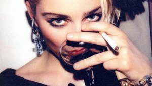 Никакви цигари, докато пиете алкохол!