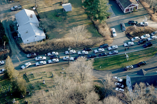 Нютаун, щата Кънектикът, 14 декември 2012 г.