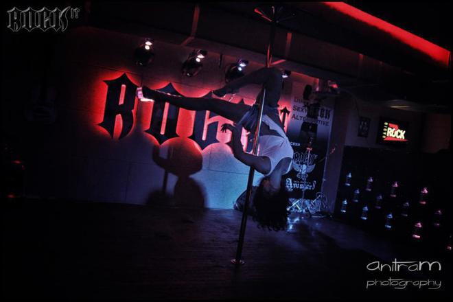 Секси рок изпълнение