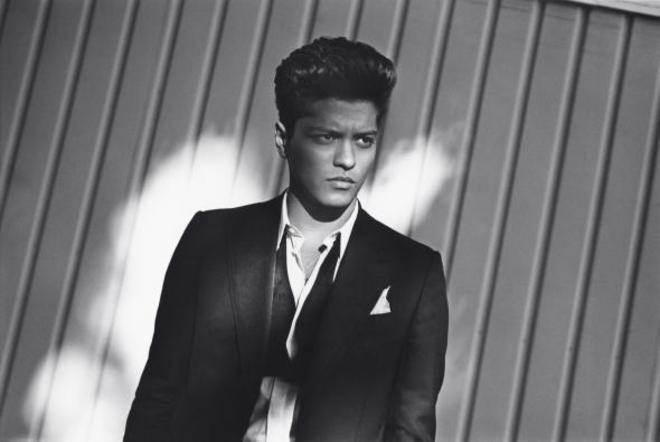 Bruno Mars – When I Was Your Man (Live on Jimmy Kimmel)