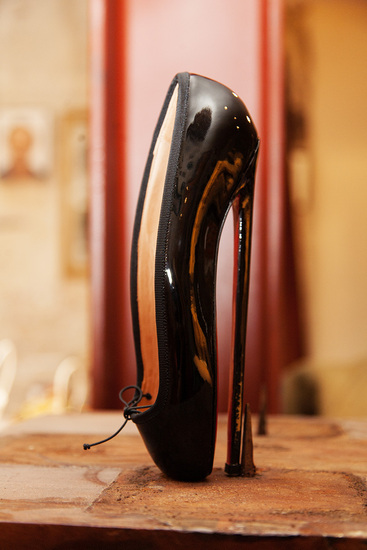 The Selby влизат в дома на Лобутен (8)