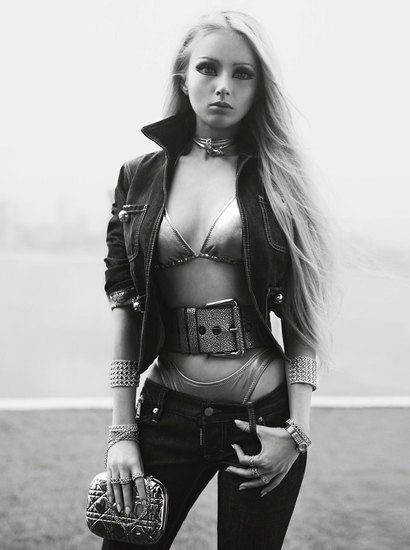 Момичето Барби в модно списание