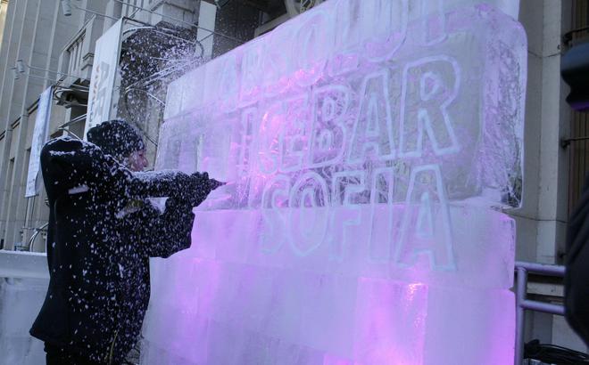 Ледена инсталация - част от Absolut icebar в София