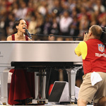Алиша Кийс - с пиано на стадиона