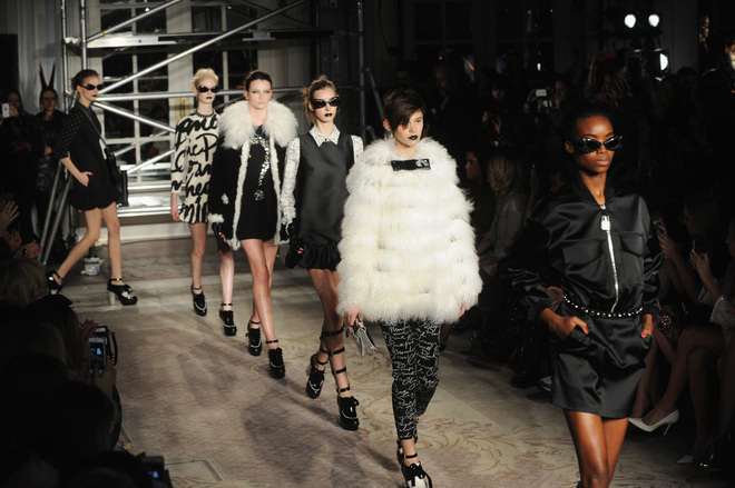 Мода от Лондон, есен-зима 2013/14: Moschino Cheap & Chic