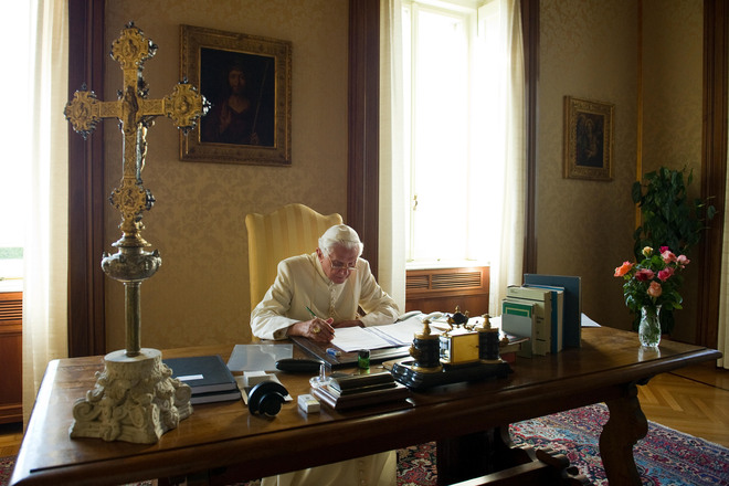Бенедикт XVI в лятната си резиденция