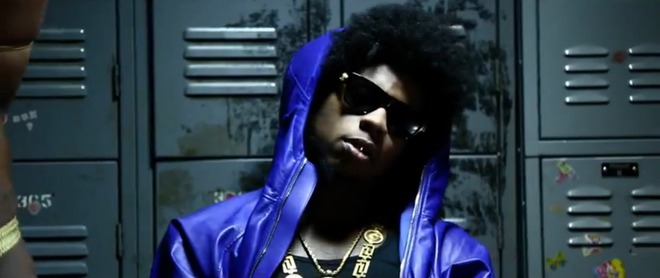 Тринидад Джеймс с черни очила