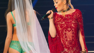 Секси бельо и секси певици