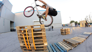 Високи скоци с колело