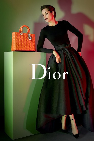 Марион мрачна за Dior