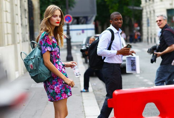 Едноцветна раница от плат