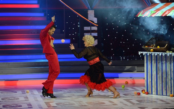 Латинка Петрова танцува с Фил