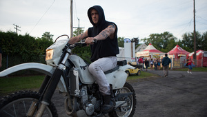 Райън Гослинг на мотор