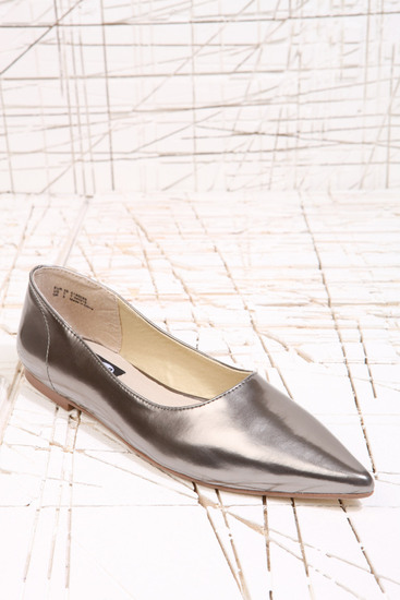 Обувки в метален цвят от UrbanOutfitters.co.uk