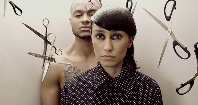 Стела Петрова с къса черна коса