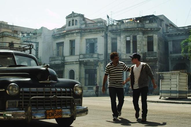 Benisio del toro rezhisira sedem dni v havana