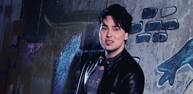 Джей Джей с дебютно видео