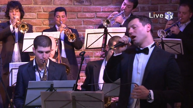 Орлин пее с "Брас асоциация"