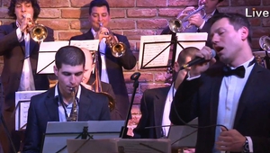 Орлин пее с "Брас асоциация"