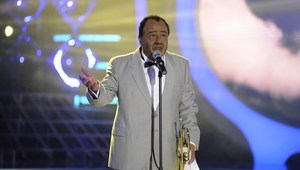 Стефан Рядков като Луис Армстронг