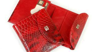 Червено портмоне