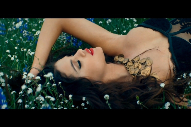 Selena gomes v klipa come get it