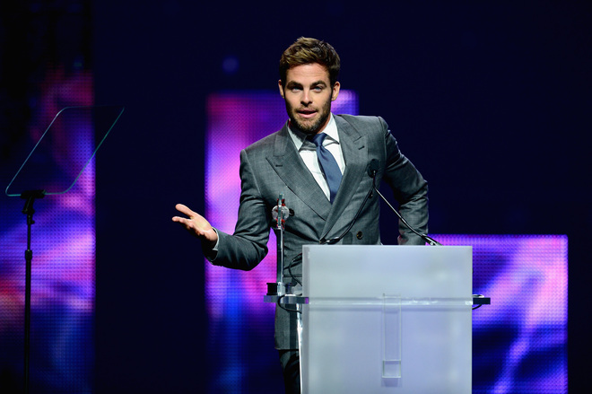 Крис Пайн с приз "Мъж на годината"