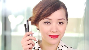 Мишел Фан ни учи как да нанасяме очна линия