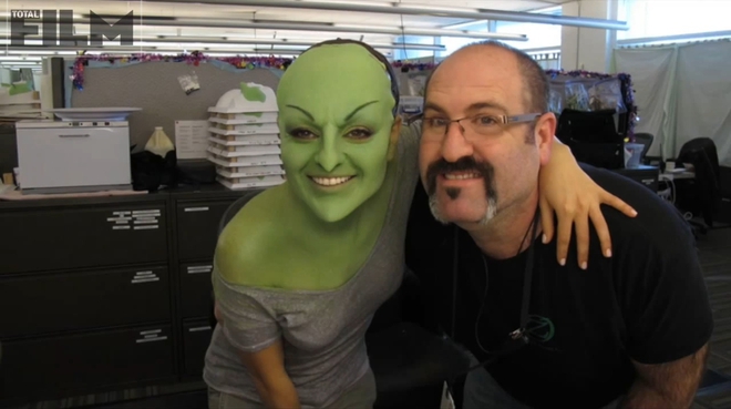 Мила Кунис се превръща във вещица