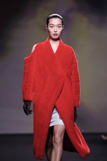 Висша мода от "Диор" за есен 2013 (37)