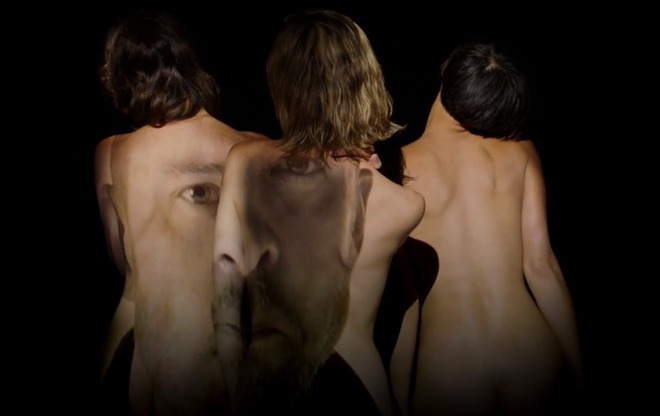 Джъстин Тимбърлейк, изобразен върху три мацки