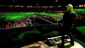 Роби Уилямс на сцената, 2003 г.