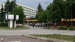 Площад "Николай Гяуров" във Велинград